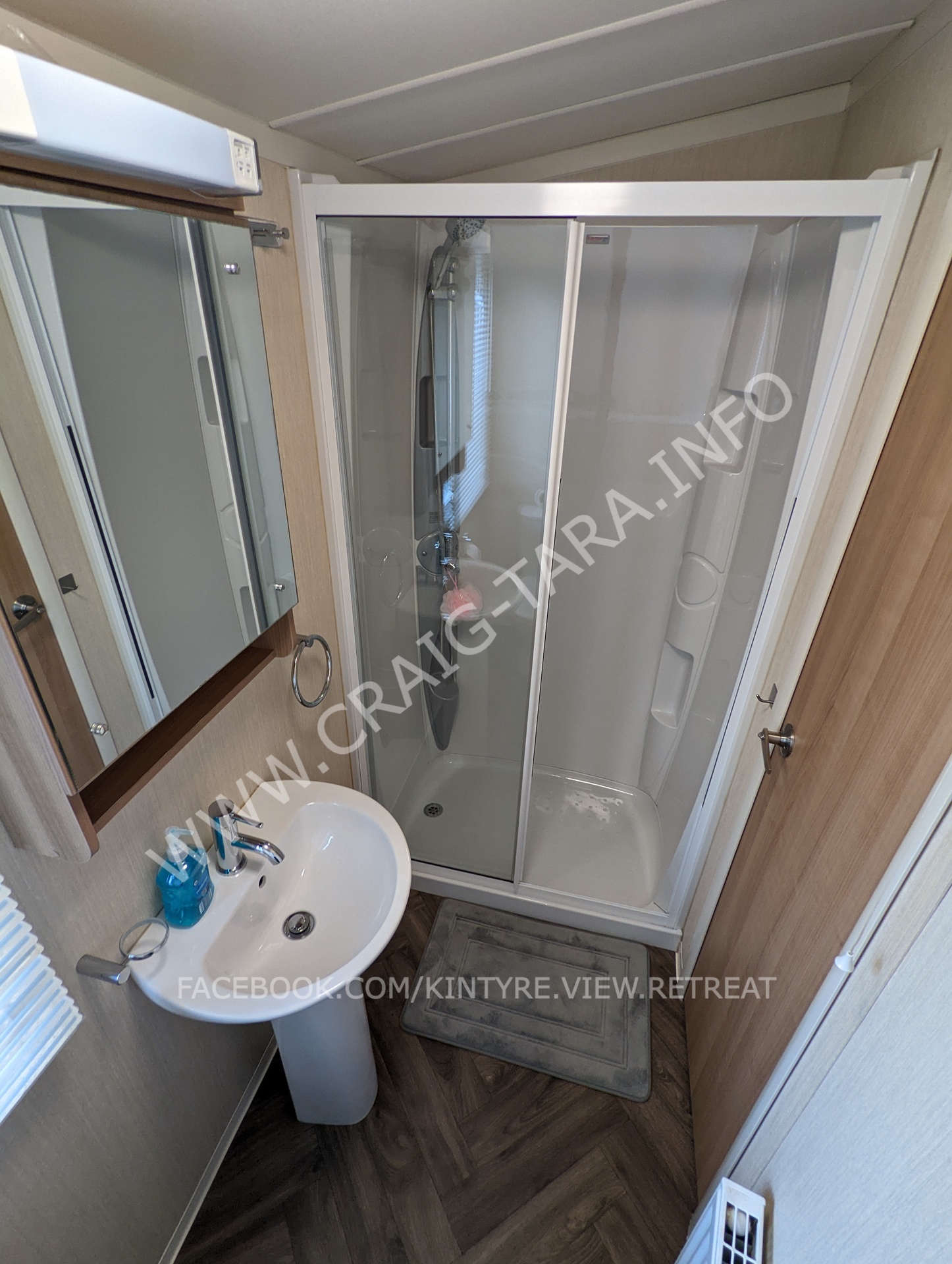 main bathroom with shower